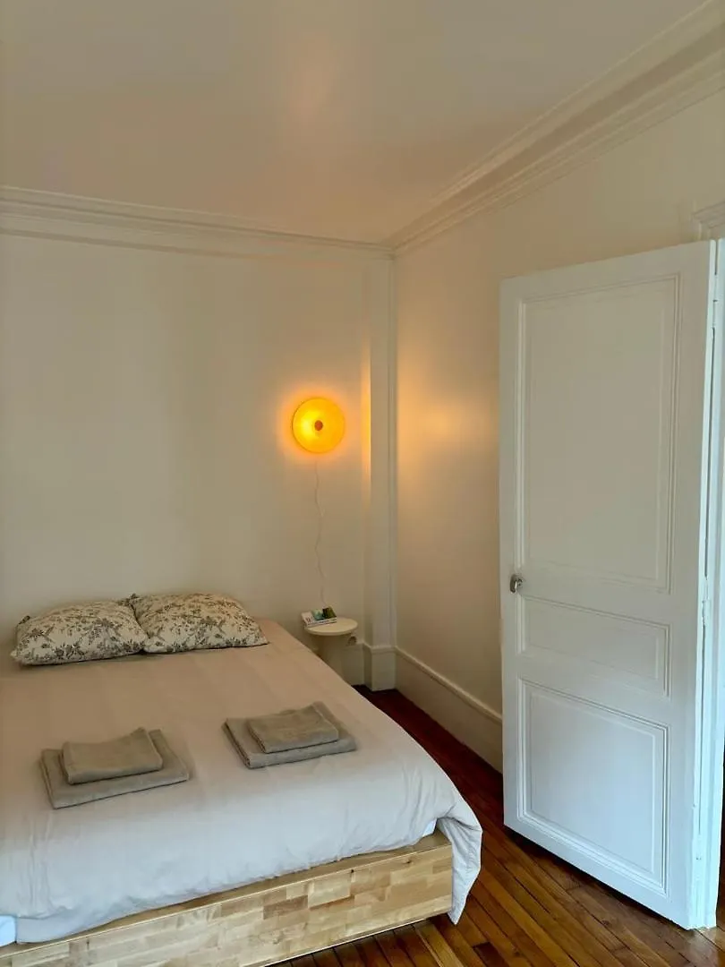 Cosy Montmartre شقة *